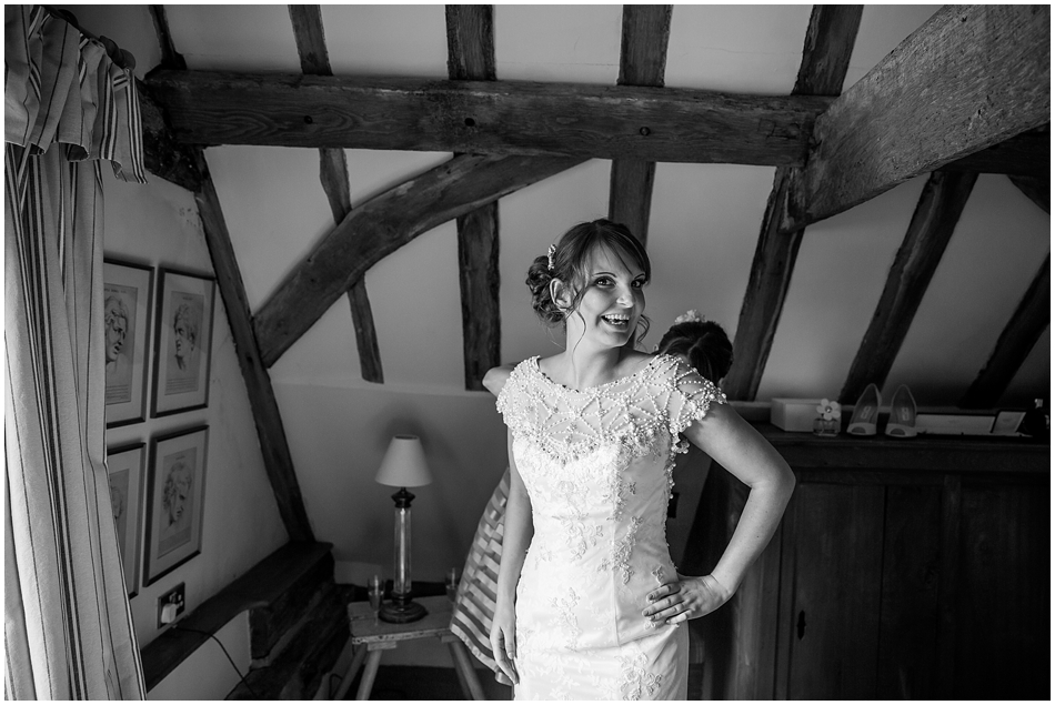 hales-hall-barn-wedding_022