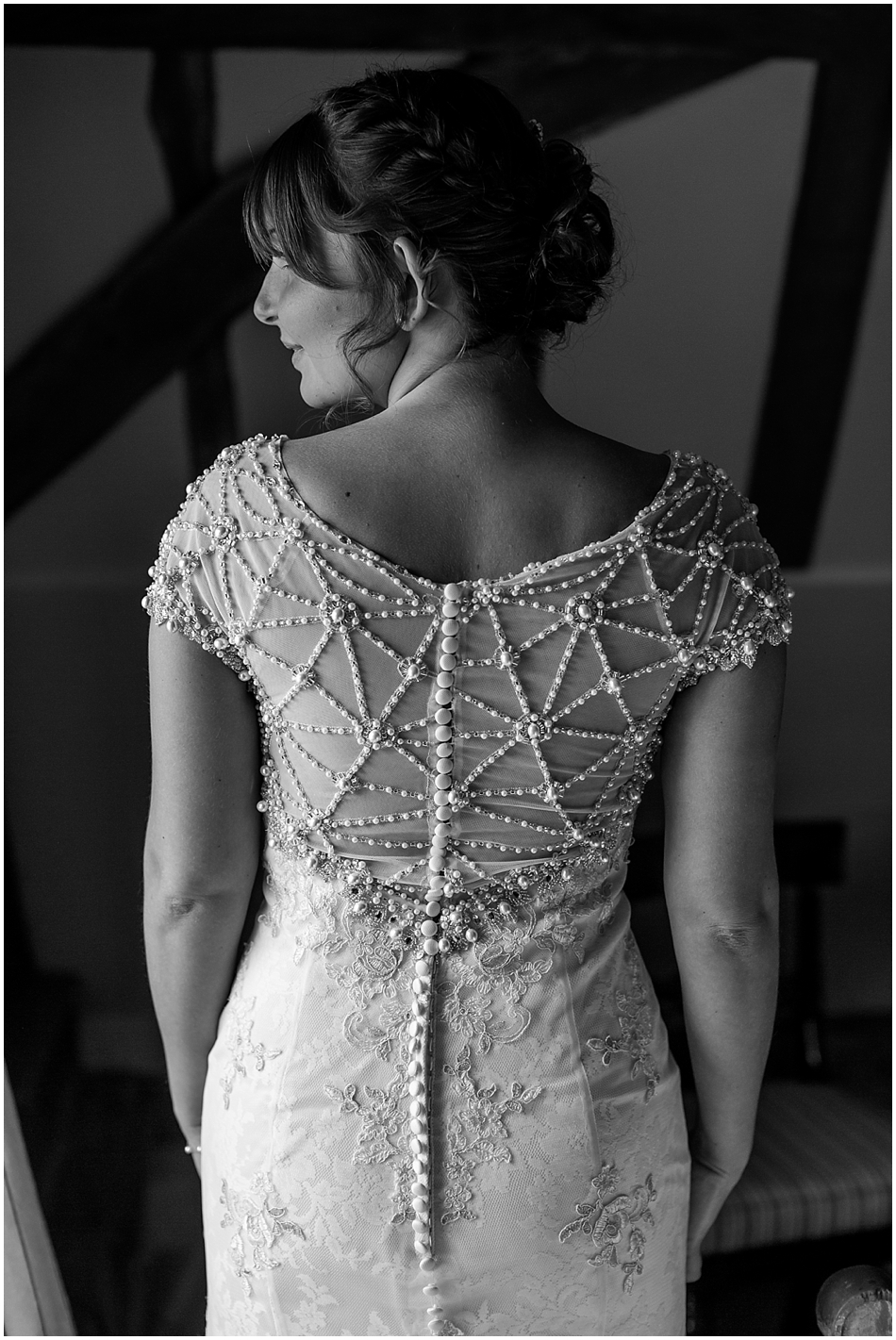 hales-hall-barn-wedding_025