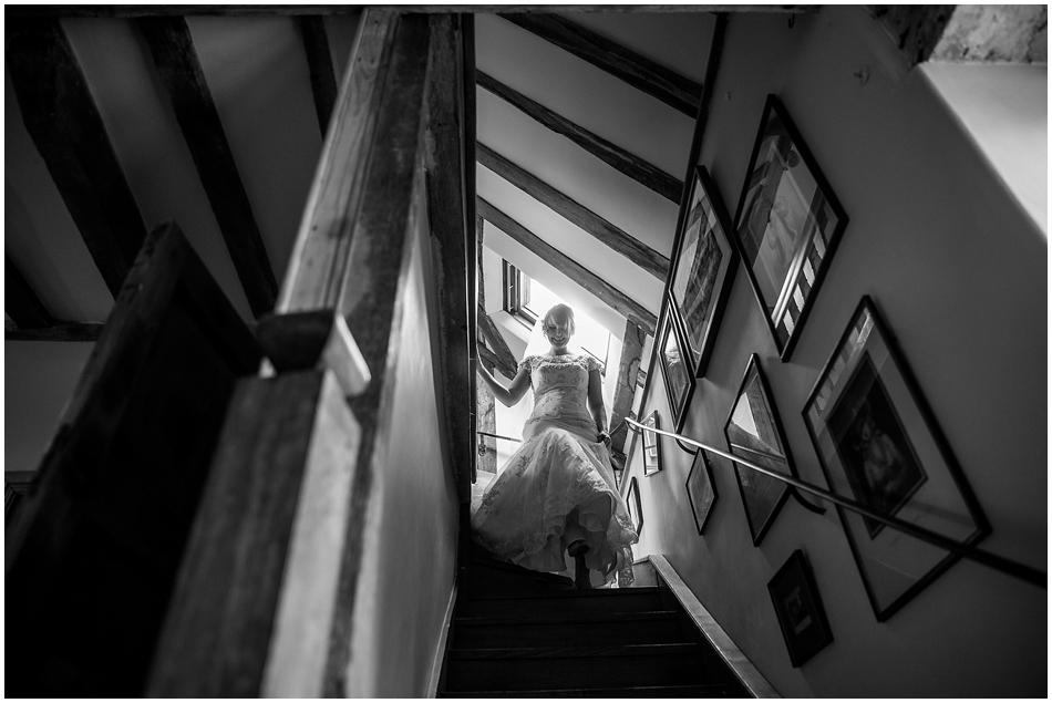 hales-hall-barn-wedding_026