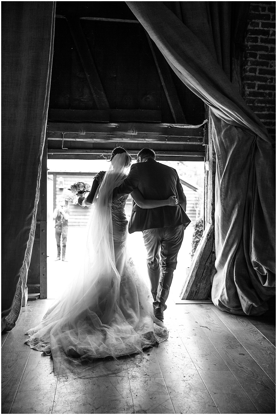 hales-hall-barn-wedding_050