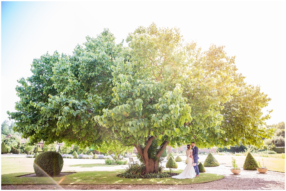 hales-hall-barn-wedding_074