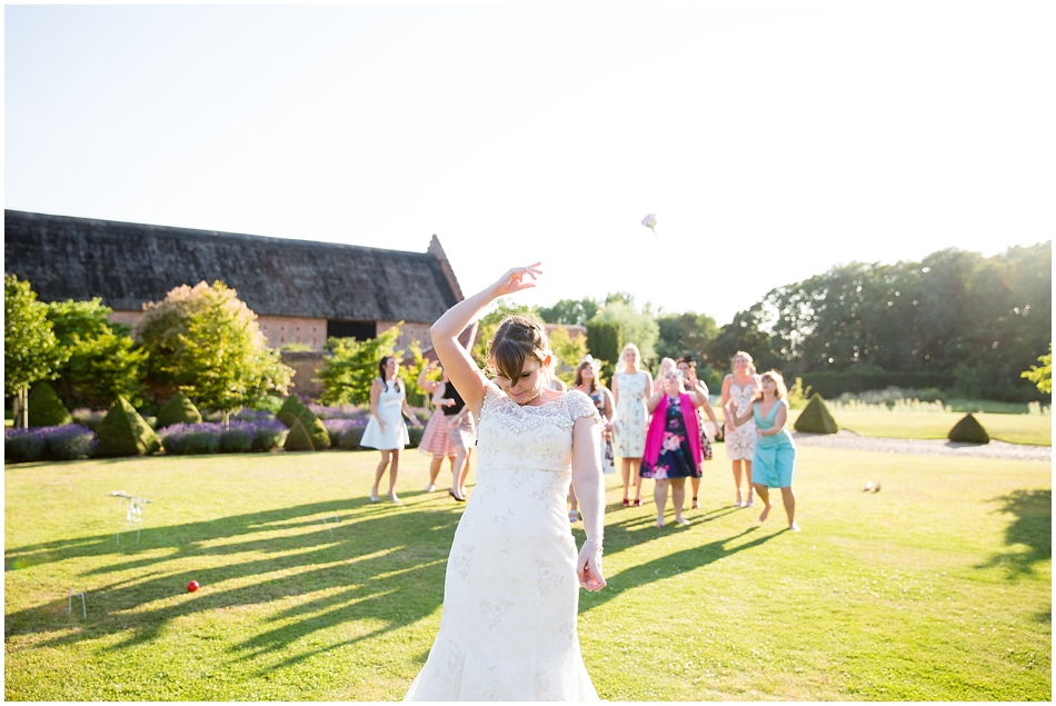 hales-hall-barn-wedding_088