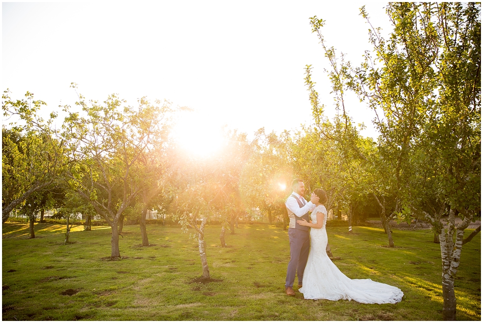 hales-hall-barn-wedding_090