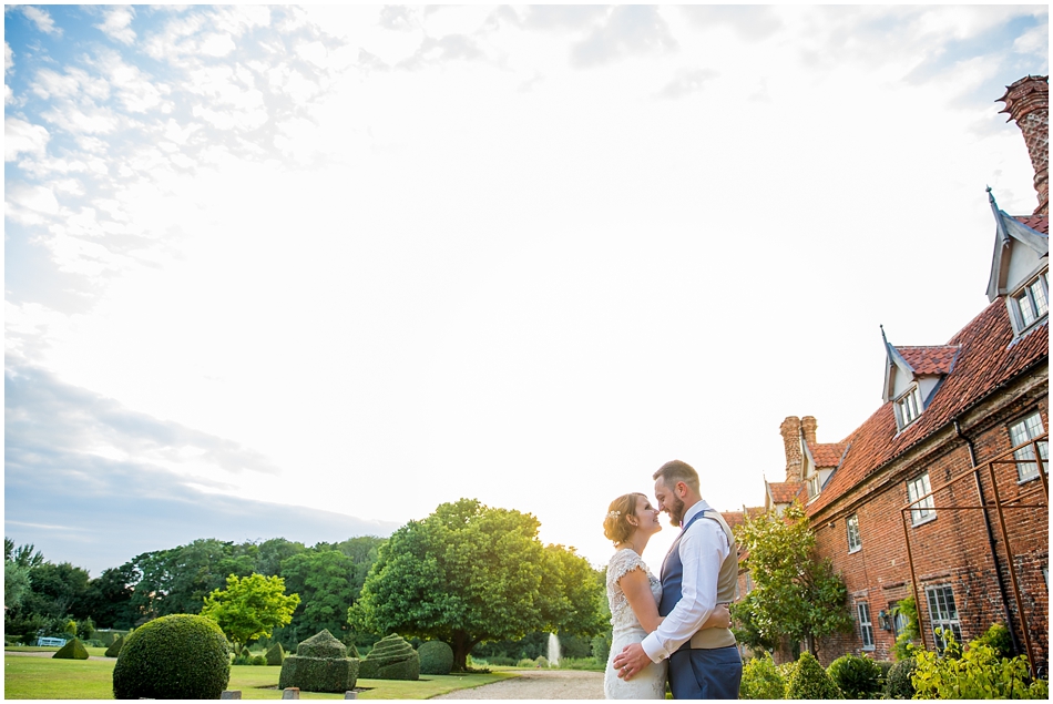 hales-hall-barn-wedding_096