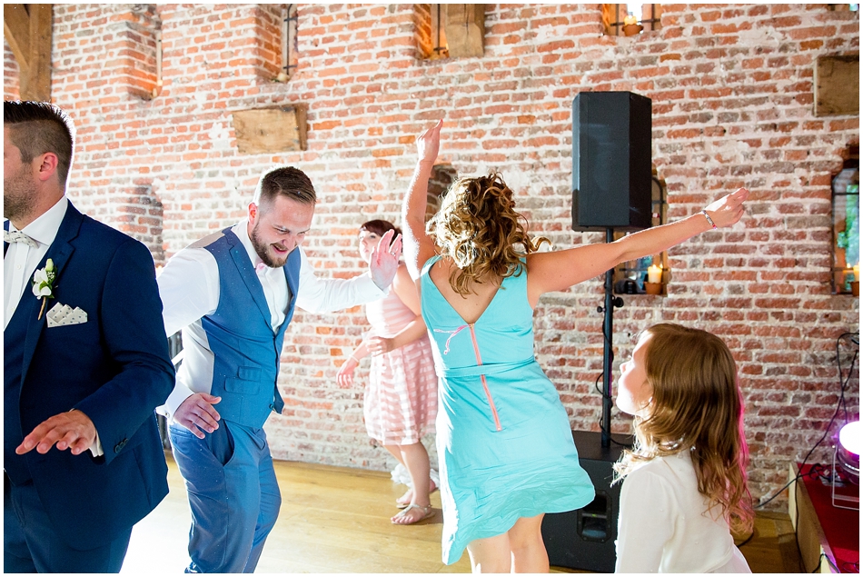 hales-hall-barn-wedding_106