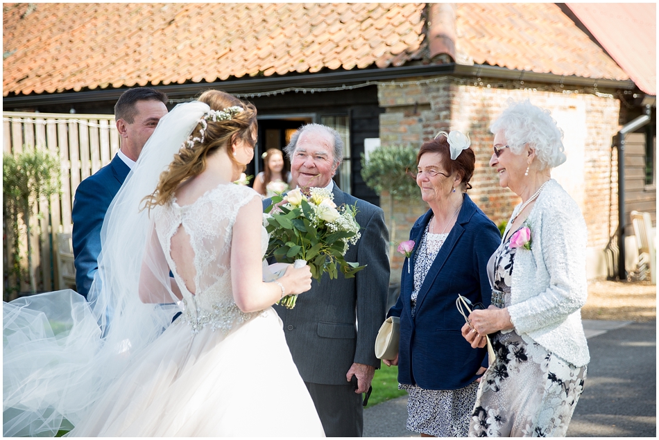 the-red-barn-wedding-photography_027