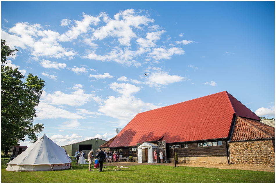 the-red-barn-wedding-photography_046