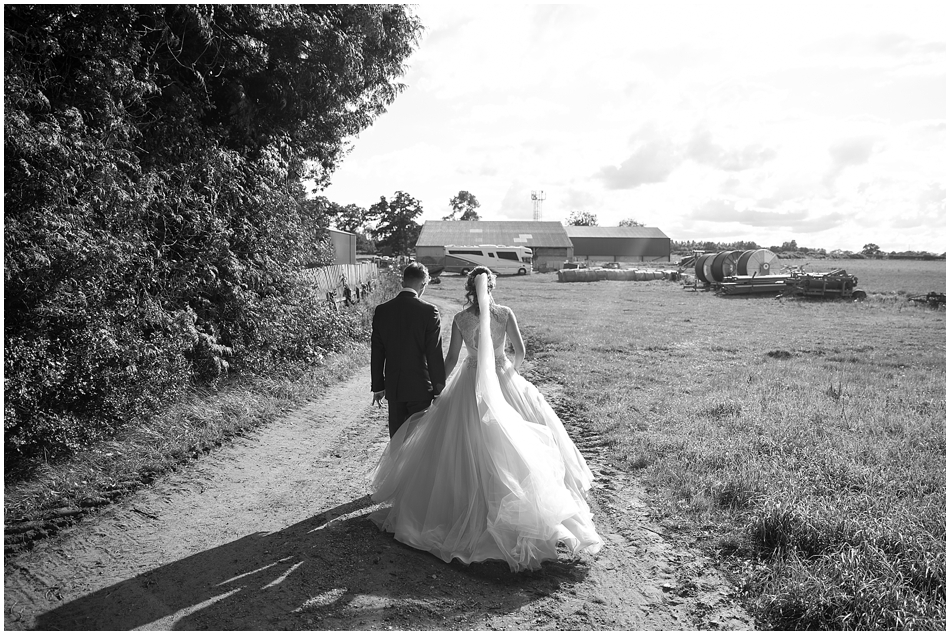 the-red-barn-wedding-photography_059