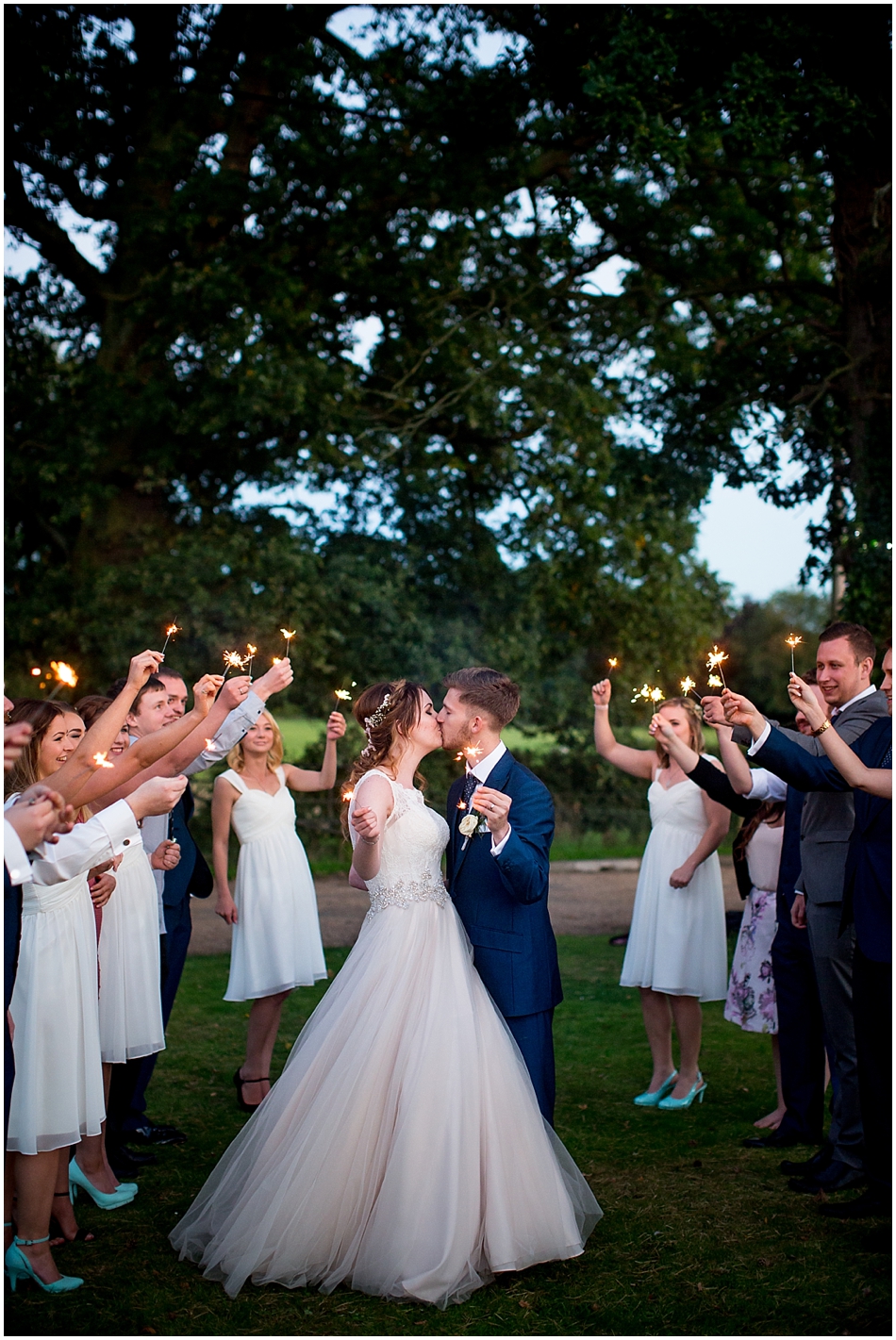 the-red-barn-wedding-photography_091