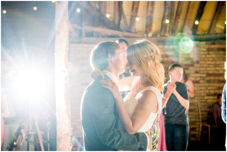 the-red-barn-wedding-photography_097