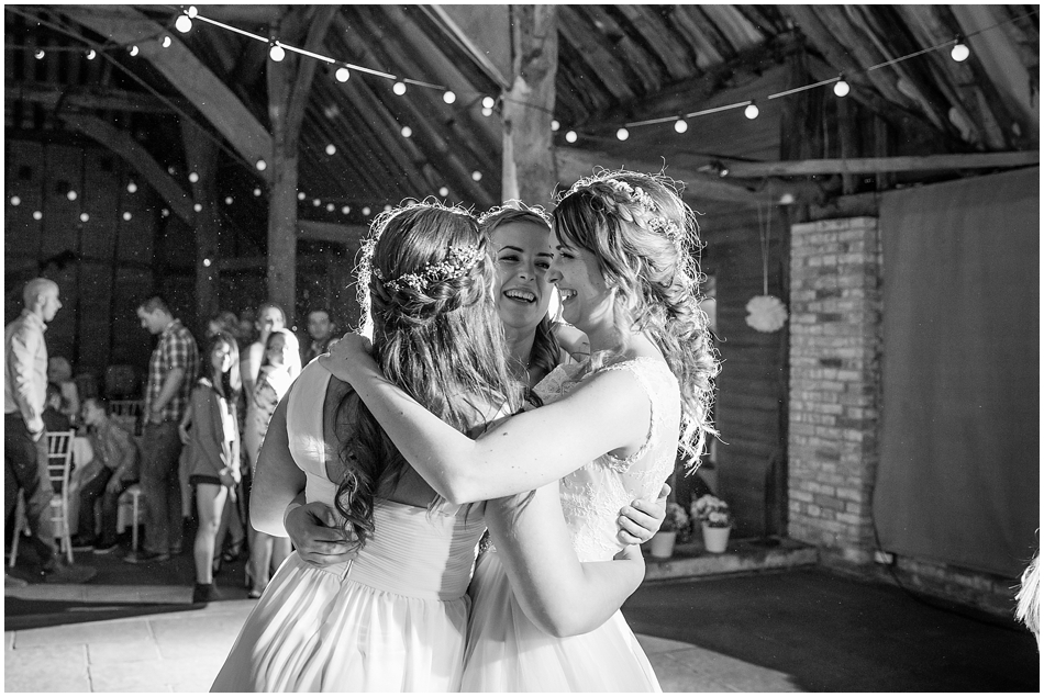 the-red-barn-wedding-photography_105